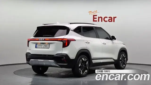 Kia Seltos 2023 — Şəkil 20/30