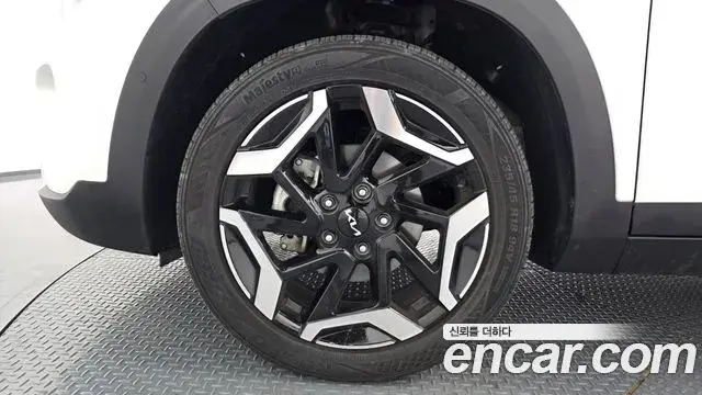 Kia Seltos 2023 — Şəkil 6/30