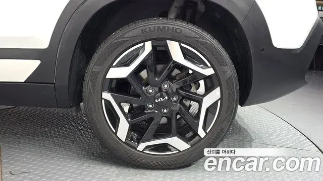 Kia Seltos 2023 — Şəkil 24/30