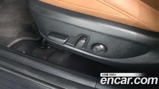 Kia Seltos 2023 — Şəkil 11/30