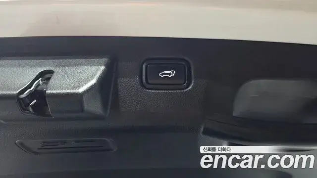 Kia Seltos 2023 — Şəkil 17/30