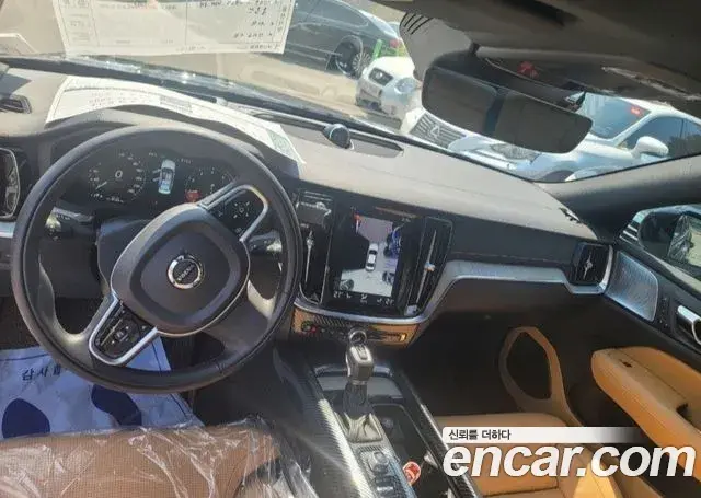 Volvo S60 2019 — Photo 10/11