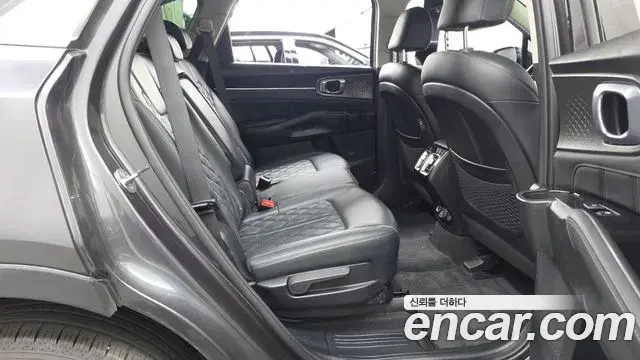 Kia Sorento 2022 — Photo 18/20