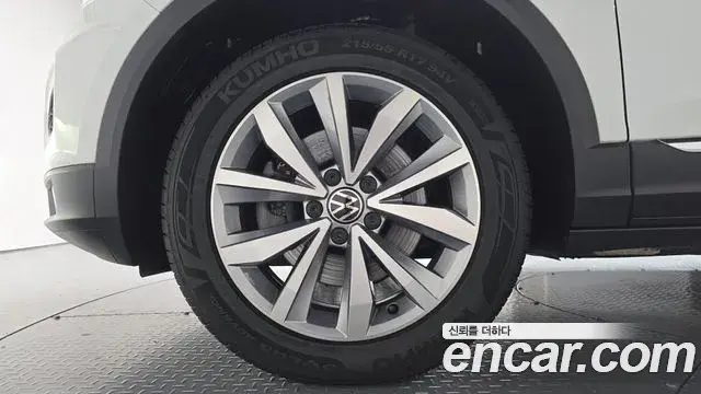 Volkswagen T-Roc 2021 — Şəkil 29/32