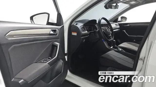 Volkswagen T-Roc 2021 — Şəkil 9/32