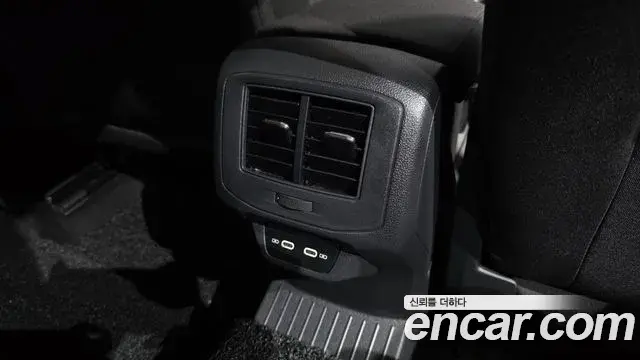 Volkswagen T-Roc 2021 — Şəkil 30/32