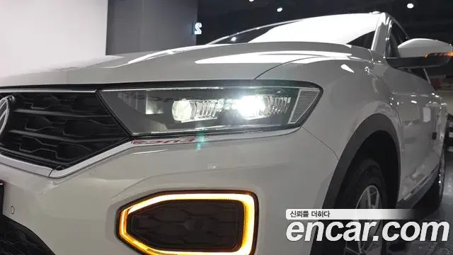 Volkswagen T-Roc 2021 — Şəkil 32/32