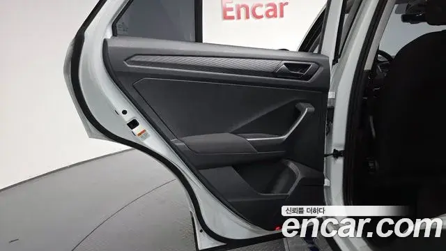 Volkswagen T-Roc 2021 — Şəkil 18/32