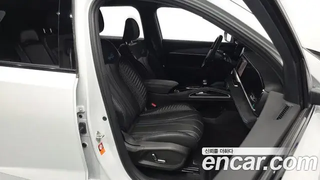 Renault Samsung Grand Koleos 2025 — Photo 8/31