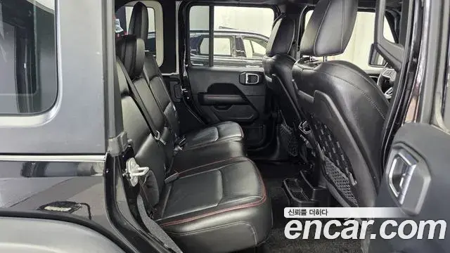 Jeep Wrangler 2018 — Фото 12/20