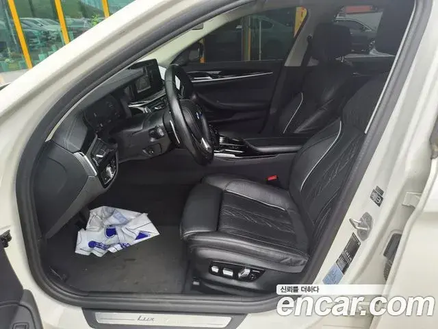 BMW 5 Series 2020 — Şəkil 10/20