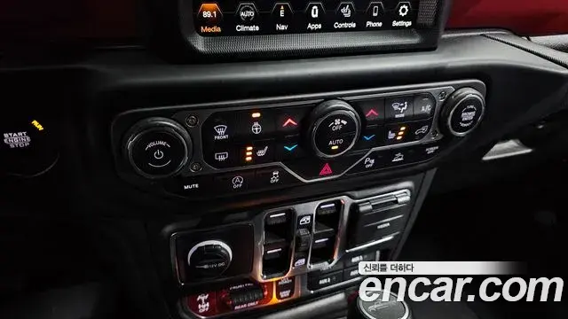 Jeep Gladiator 2023 — Фото 19/20