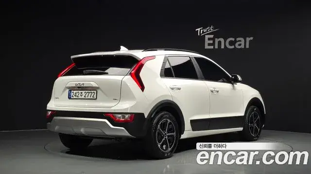 Kia Niro 2025 — Фото 2/20