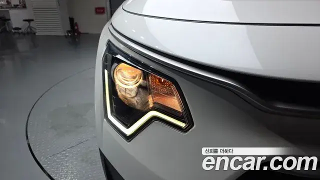 Kia Niro 2025 — Şəkil 18/31