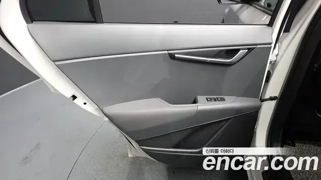Kia Niro 2025 — Şəkil 28/31