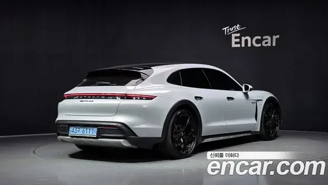 Porsche Taycan 2022 — Photo 29/32