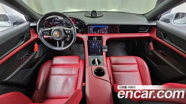 Porsche Taycan 2022 — Photo 16/32