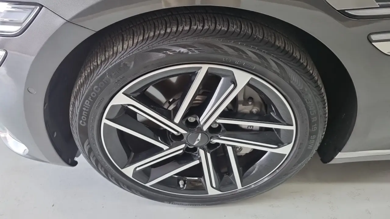 Genesis Electrified G80 2024 — Photo 4/18