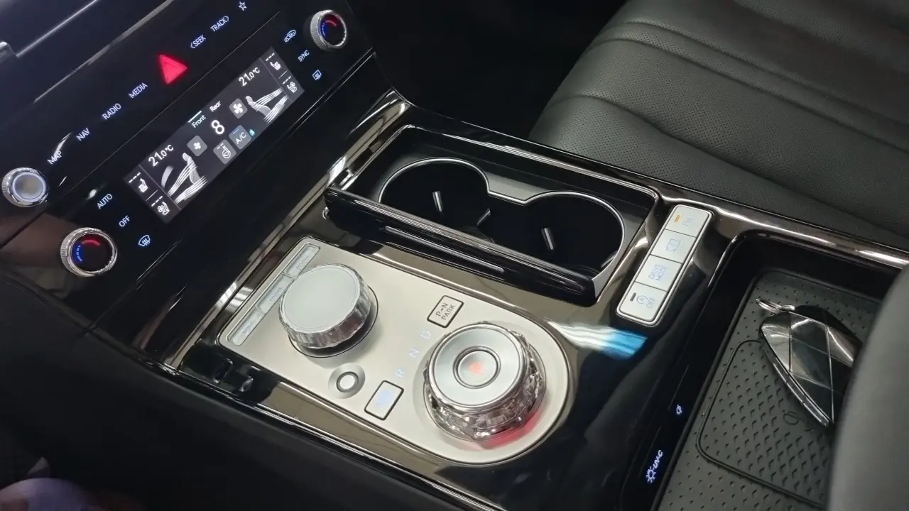 Genesis Electrified G80 2024 — Photo 7/18