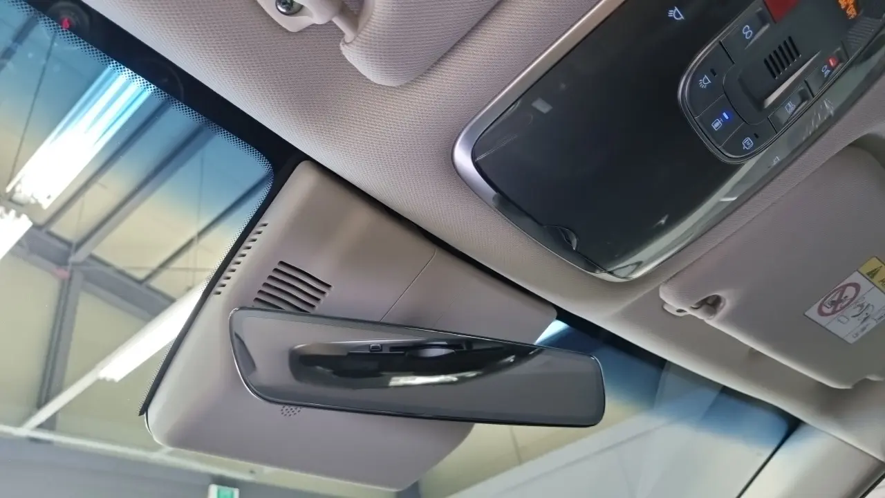 Genesis Electrified G80 2024 — Photo 14/18
