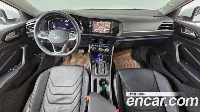 Volkswagen Jetta 2023 — ფოტო 24/35