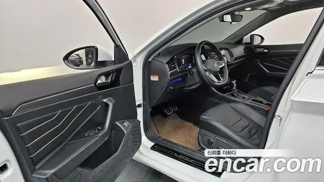 Volkswagen Jetta 2023 — ფოტო 3/35