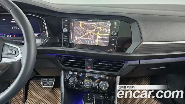 Volkswagen Jetta 2023 — ფოტო 25/35