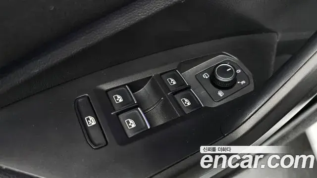 Volkswagen Jetta 2023 — ფოტო 21/35