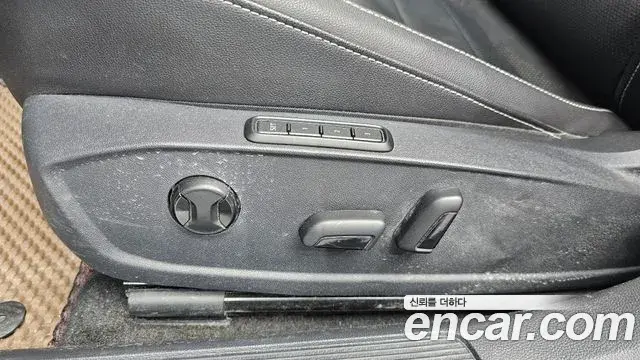 Volkswagen Jetta 2023 — ფოტო 28/35