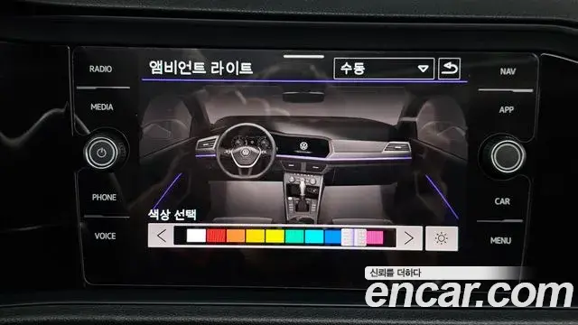 Volkswagen Jetta 2023 — ფოტო 15/35