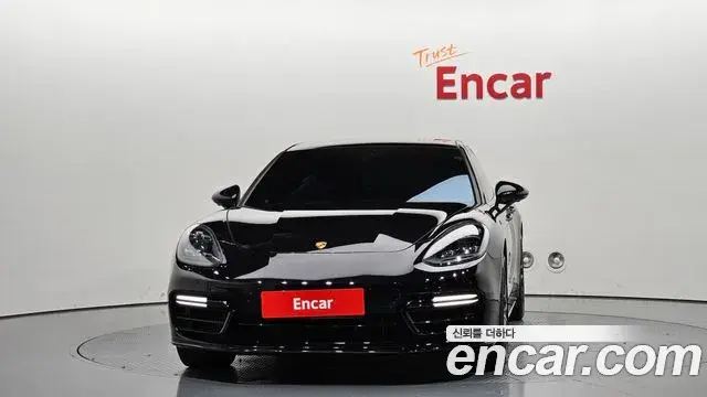 Porsche Panamera 2018 — Photo 2/20