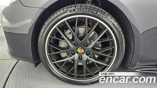 Porsche Panamera 2018 — Photo 4/20