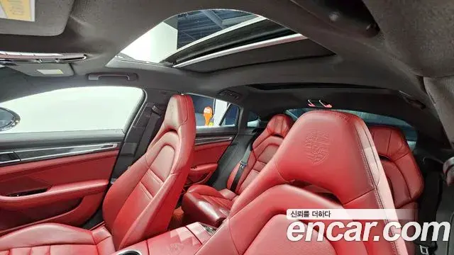Porsche Panamera 2018 — Photo 19/20