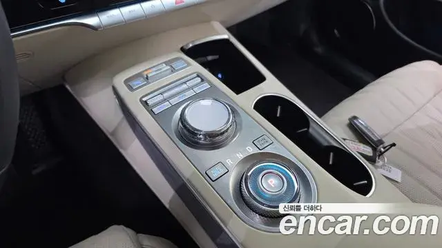 Genesis GV70 2022 — Photo 8/20