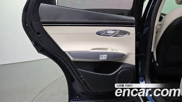 Genesis GV70 2022 — Photo 18/20