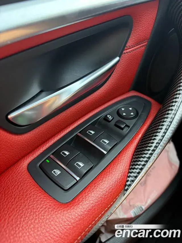 BMW 3 Series 2018 — Фото 13/20