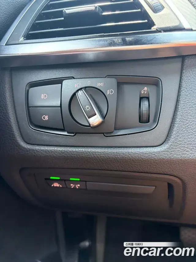 BMW 3 Series 2018 — Фото 14/20