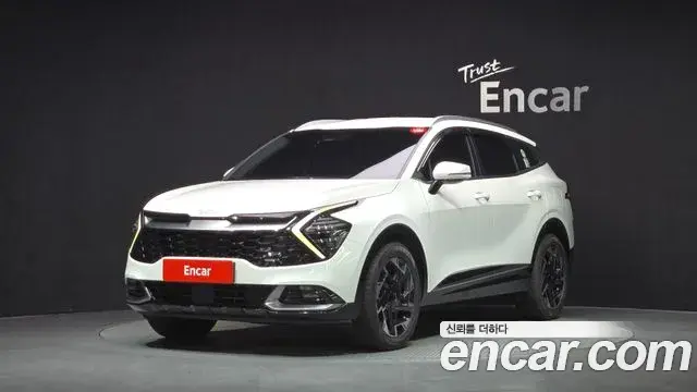 Kia Sportage 2022 — Фото 1/20
