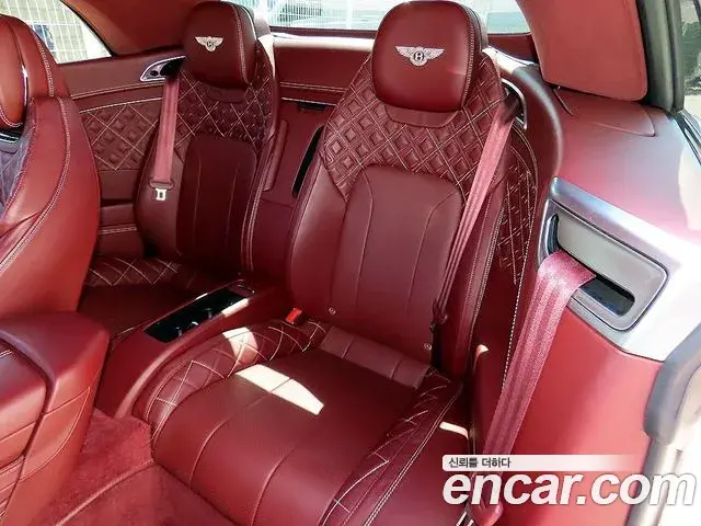 Bentley Continental GT 2019 — ფოტო 7/20