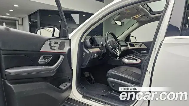 Mercedes-Benz GLE-Class 2020 — Фото 10/20