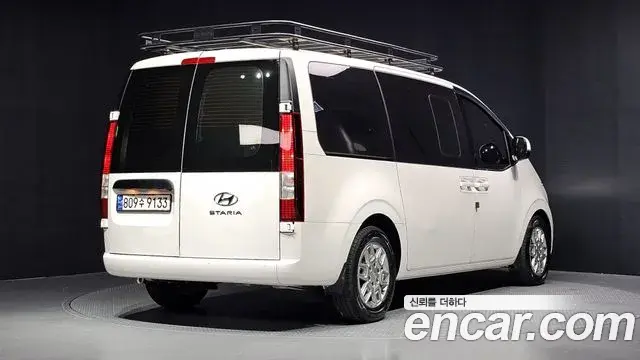 Hyundai Staria 2023 — Photo 1/20