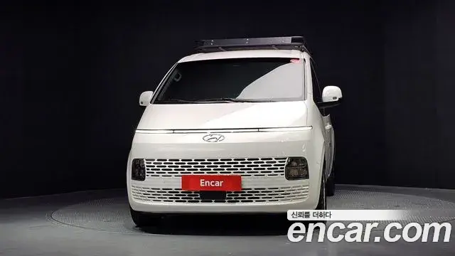 Hyundai Staria 2023 — Photo 2/20