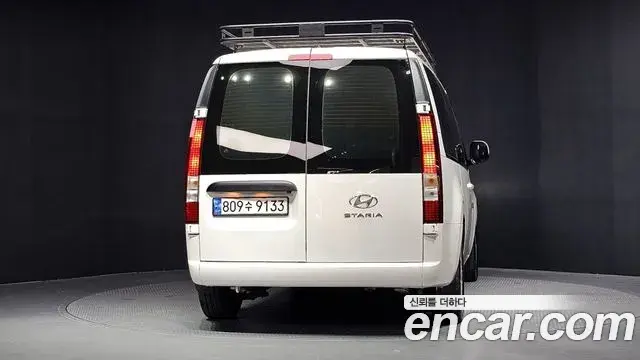 Hyundai Staria 2023 — Photo 3/20