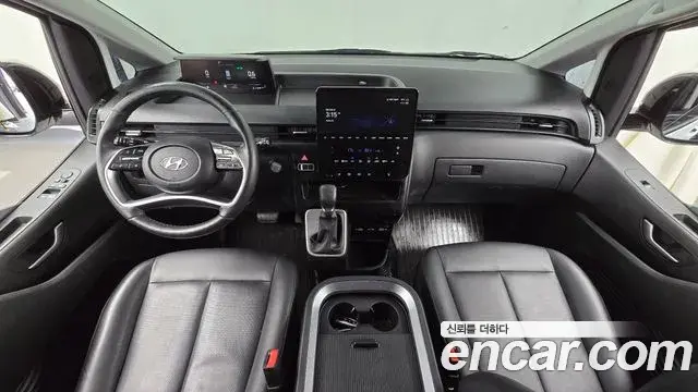 Hyundai Staria 2023 — Photo 10/20