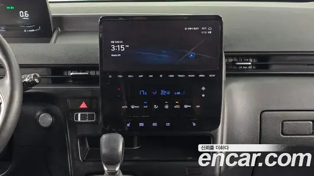Hyundai Staria 2023 — Photo 12/20