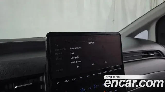 Hyundai Staria 2023 — Photo 18/20