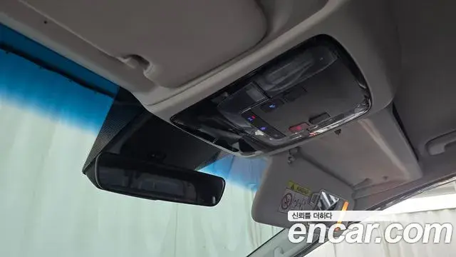 Hyundai Staria 2023 — Photo 19/20