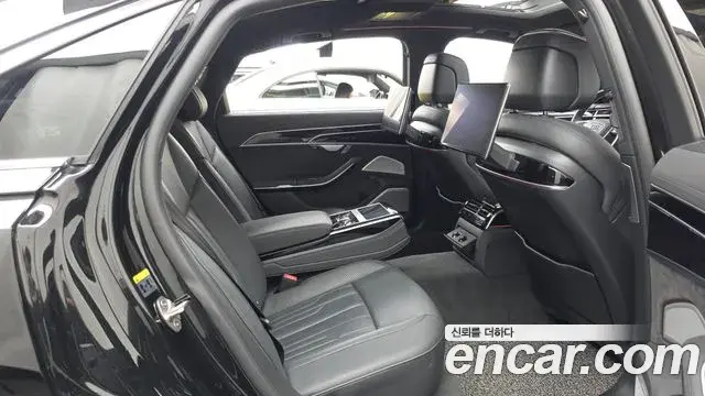 Audi A8 2021 — Şəkil 37/38