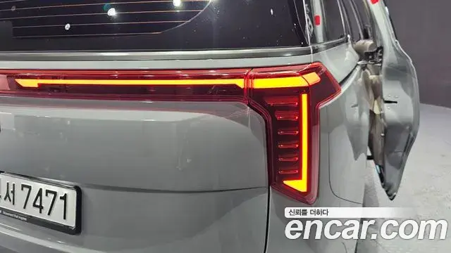Kia Carnival 2025 — Şəkil 24/32