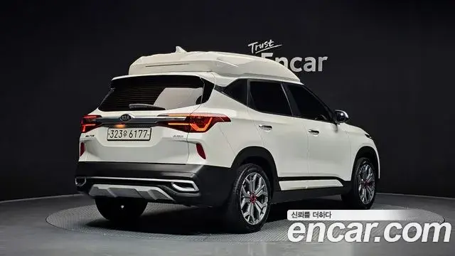 Kia Seltos 2020 — Фото 1/20